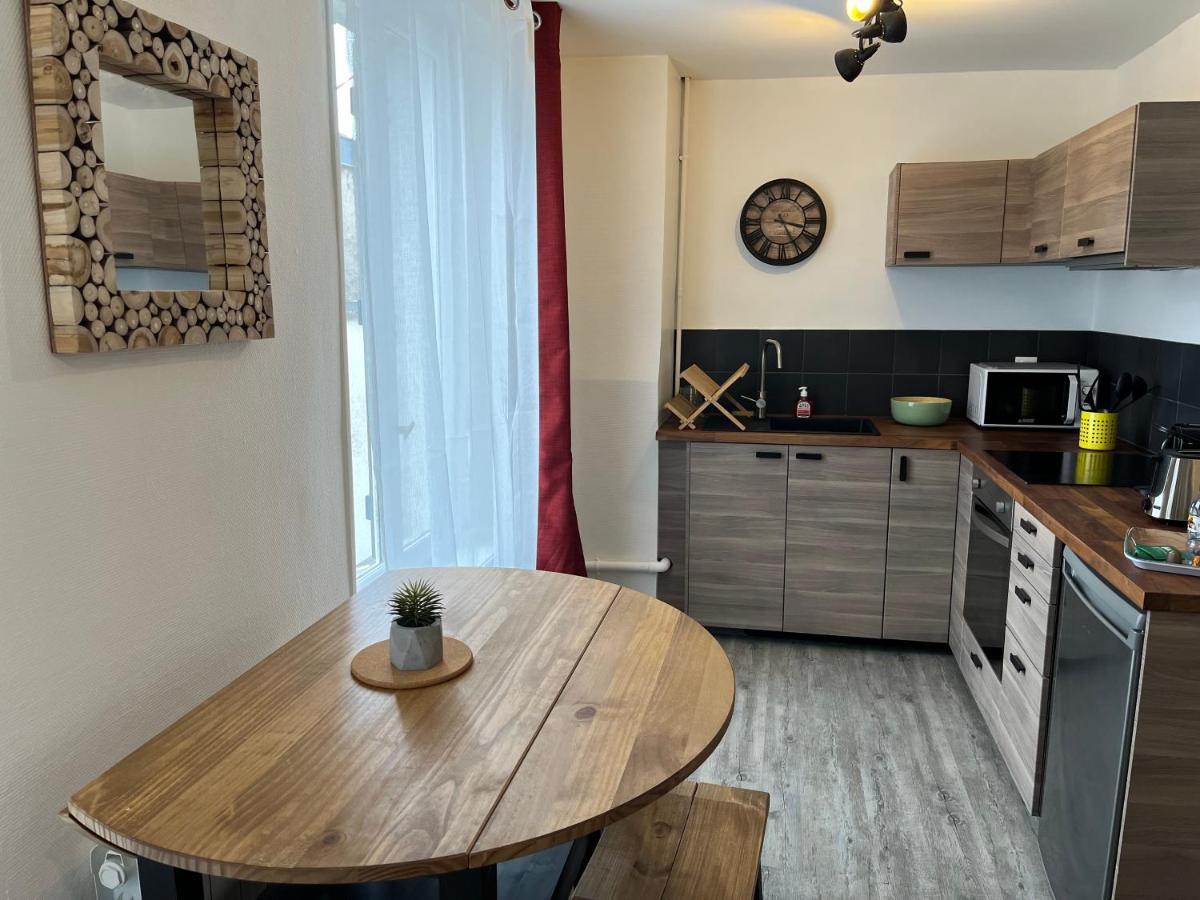 Le Voltaire Apartment Мелюн Екстериор снимка