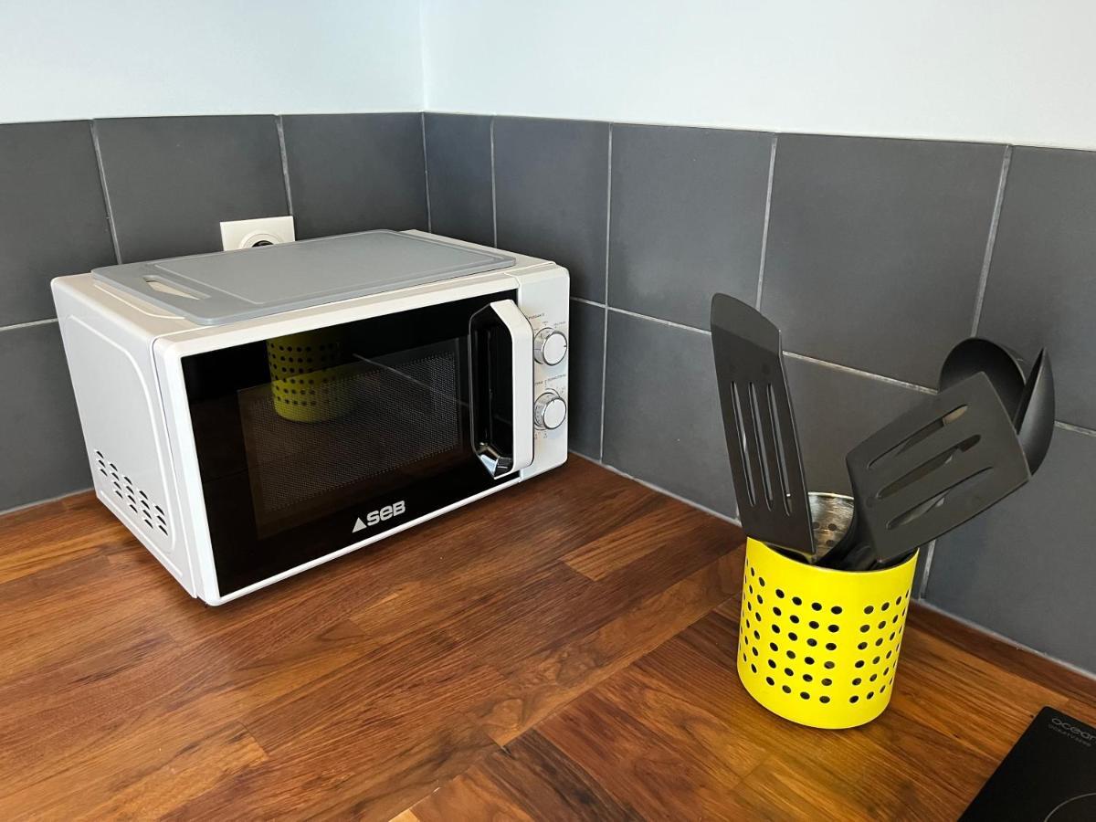 Le Voltaire Apartment Мелюн Екстериор снимка